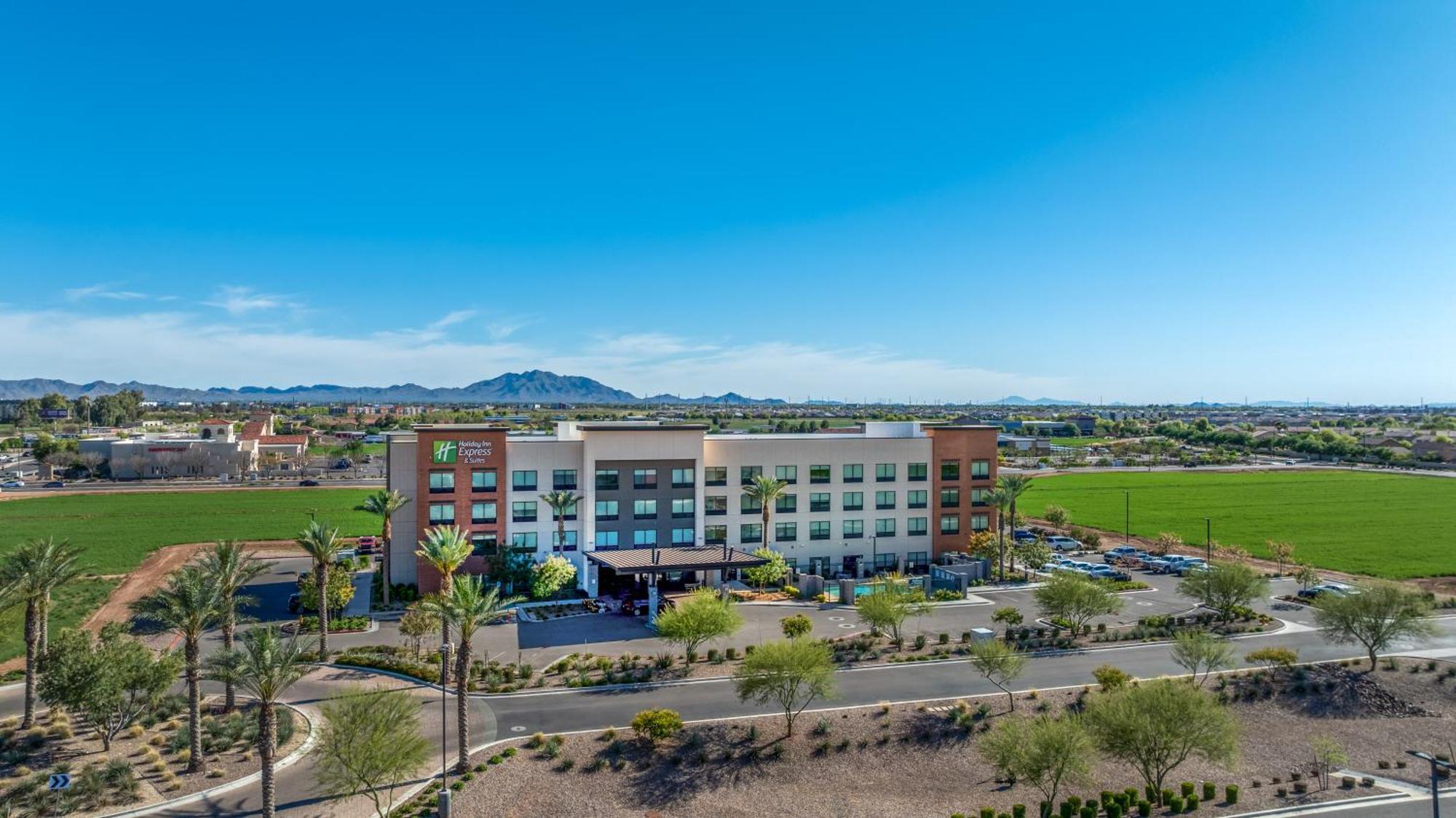 Holiday Inn Express & Suites - Gilbert - Mesa Gateway Airport Eksteriør billede